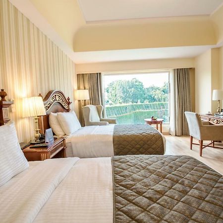Hotel Celebration Gardens New Delhi Extérieur photo